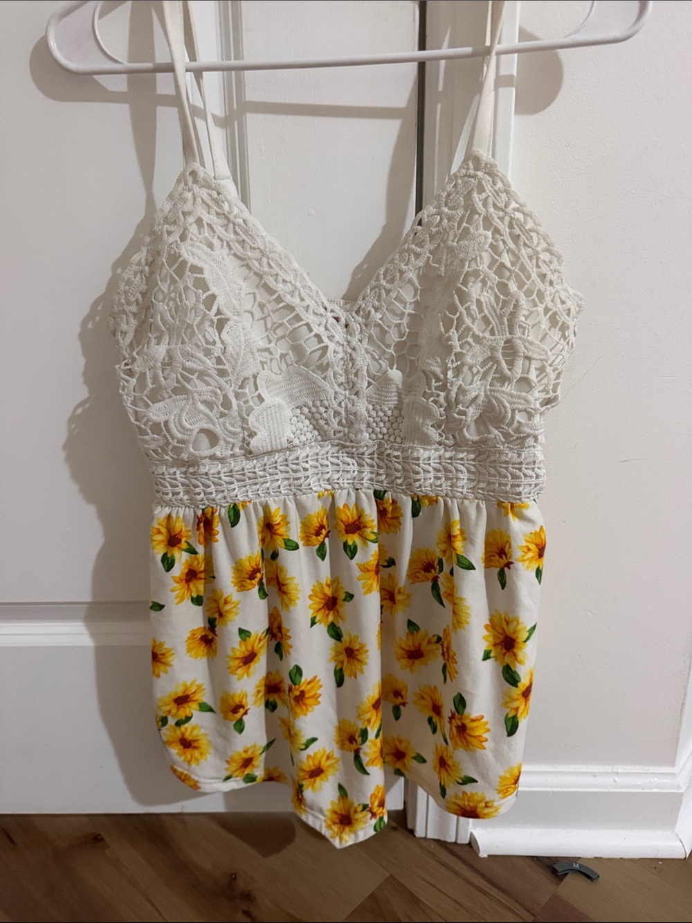 Crochet Bodice Sunflower Cami Tank Top - White/Yellow